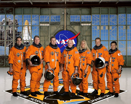 STS124-S-002 -- STS-124 Crew Portrait STS124-S-002 -- STS-124 Crew Portrait